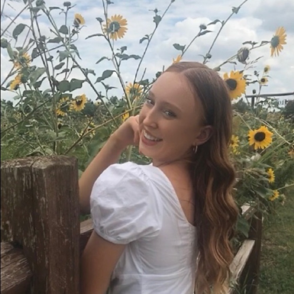 Meet your Posher, Brooke